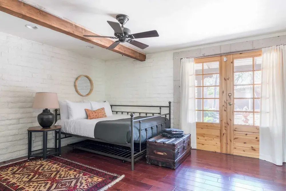 Charming 5bdr Hacienda w/ Pool, Fire Pit, Billiards La Casona by Avantstay