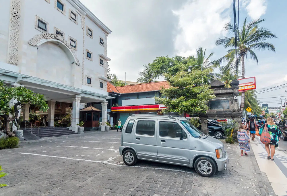 ZenRooms Kuta Dewi Sartika