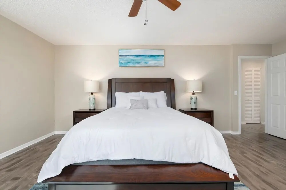 Walk To Beach Recently Renovated Sleeps 6 2 Bedroom Condo by RedAwning