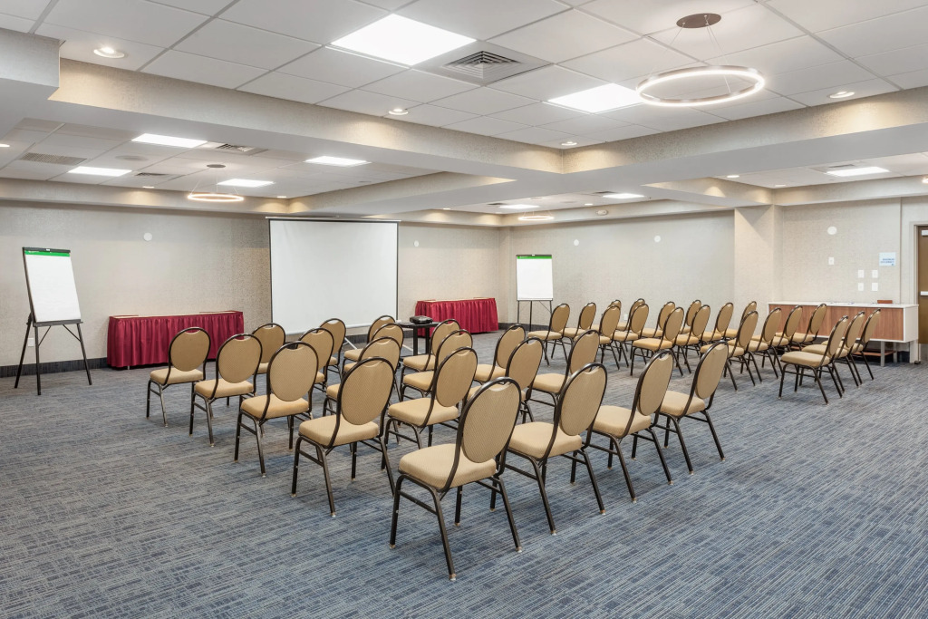 Holiday Inn Express Hotel & Suites Providence-Woonsocket by IHG