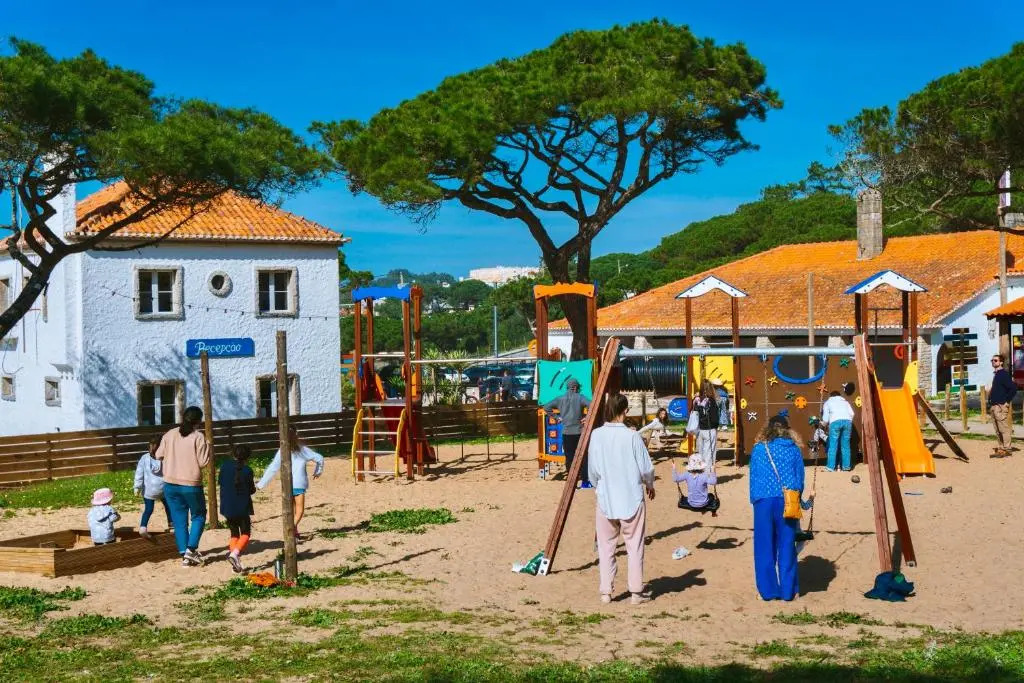 Oasis Backpackers Hostel Sintra Surf