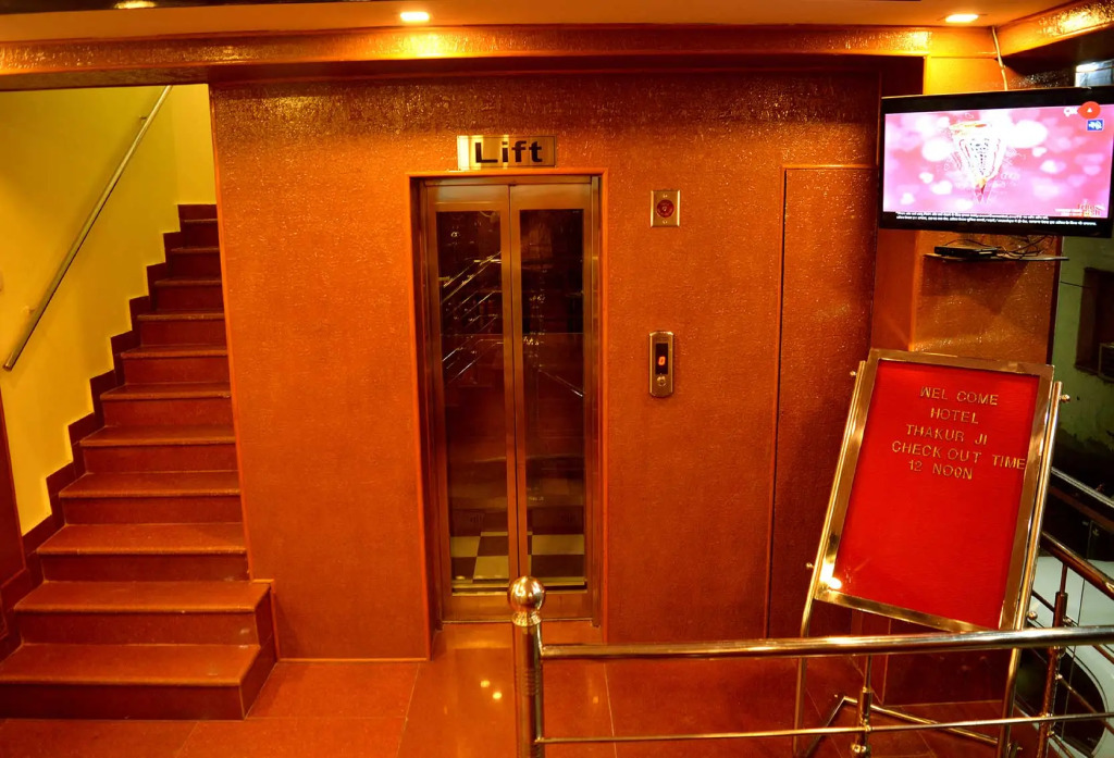 Hotel Thakur Ji