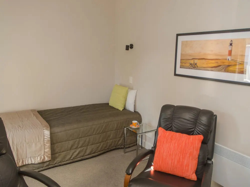 Cedar Lodge Motel