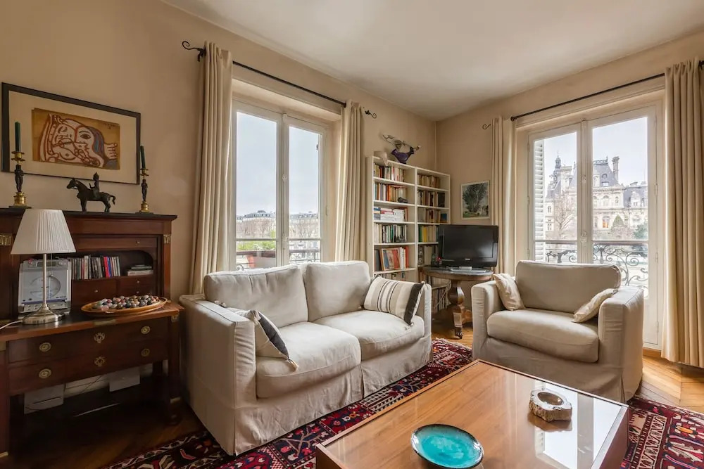 Quai aux Fleurs Apartment