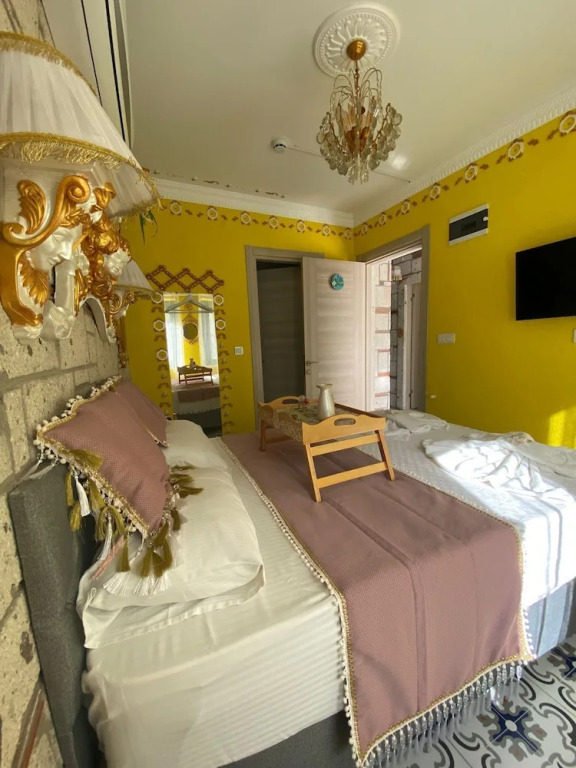 Lamur Hotel