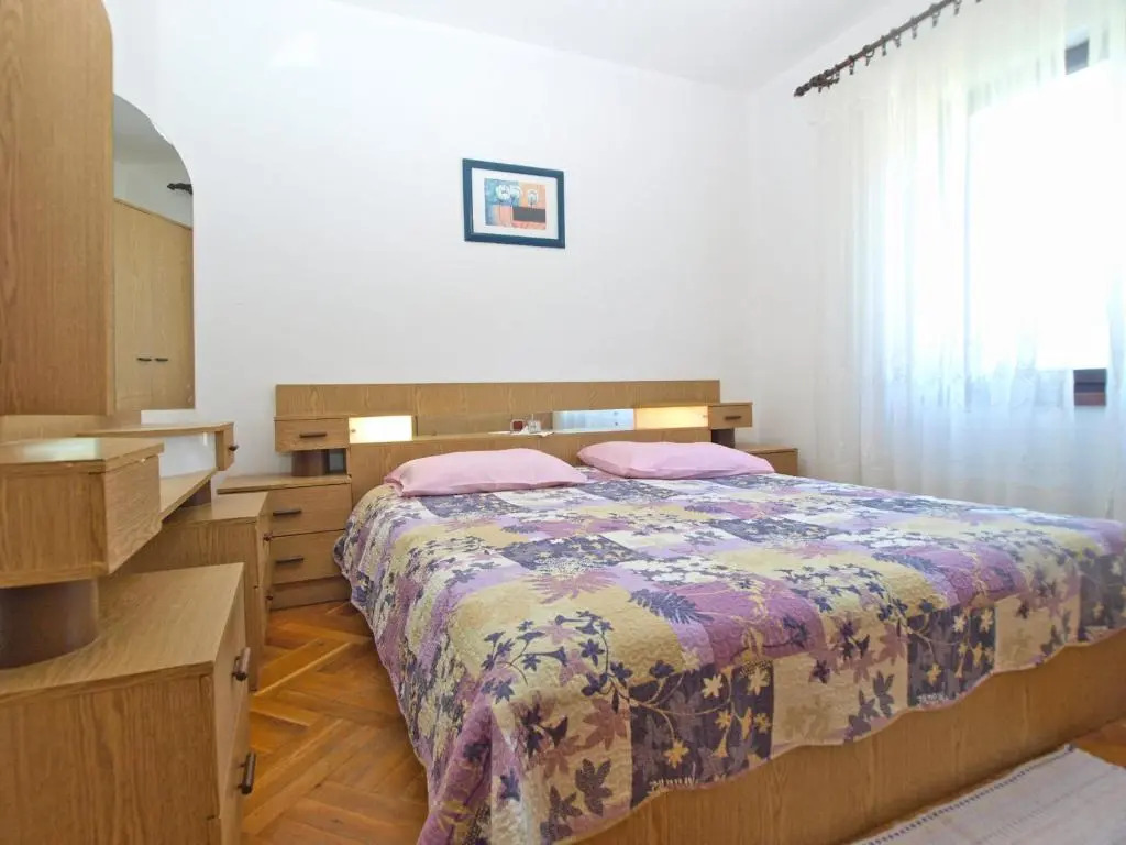 Apartment 1618