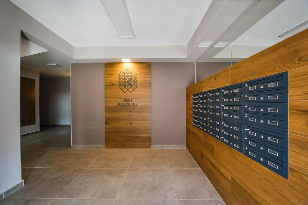 Light and Color at West Residence
