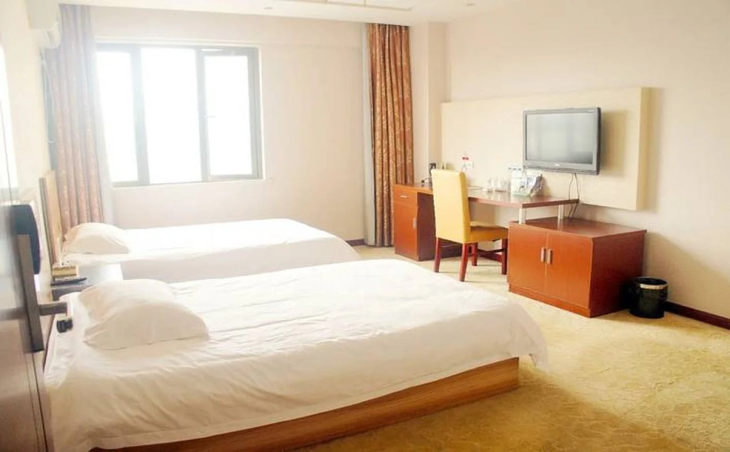 GreenTree Inn JiangSu TaiZhou YingChun W) Road Walking Street Express Hotel