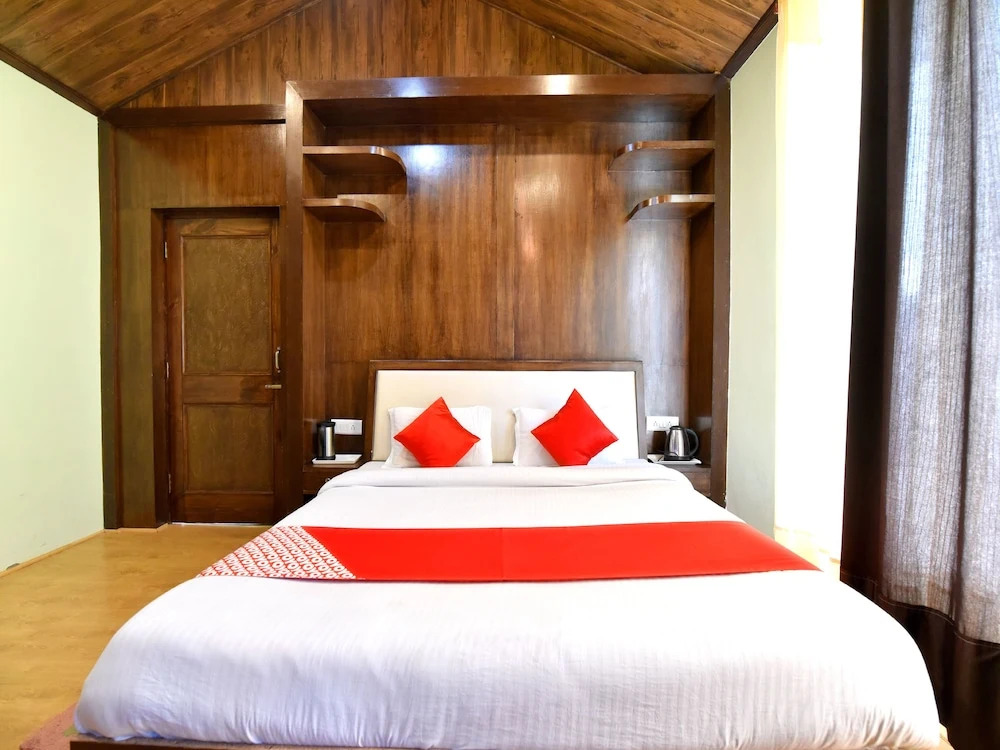 OYO 13348 Home Exotic 2BHK Naggar Road