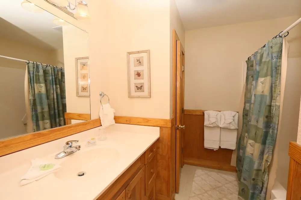 Holly Grove 1 - Three Bedroom Chalet