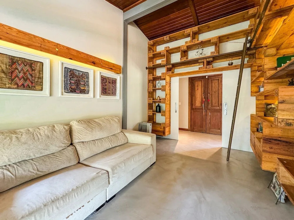 Casa térrea com piscina e cozinha de cinema | Granja Viana