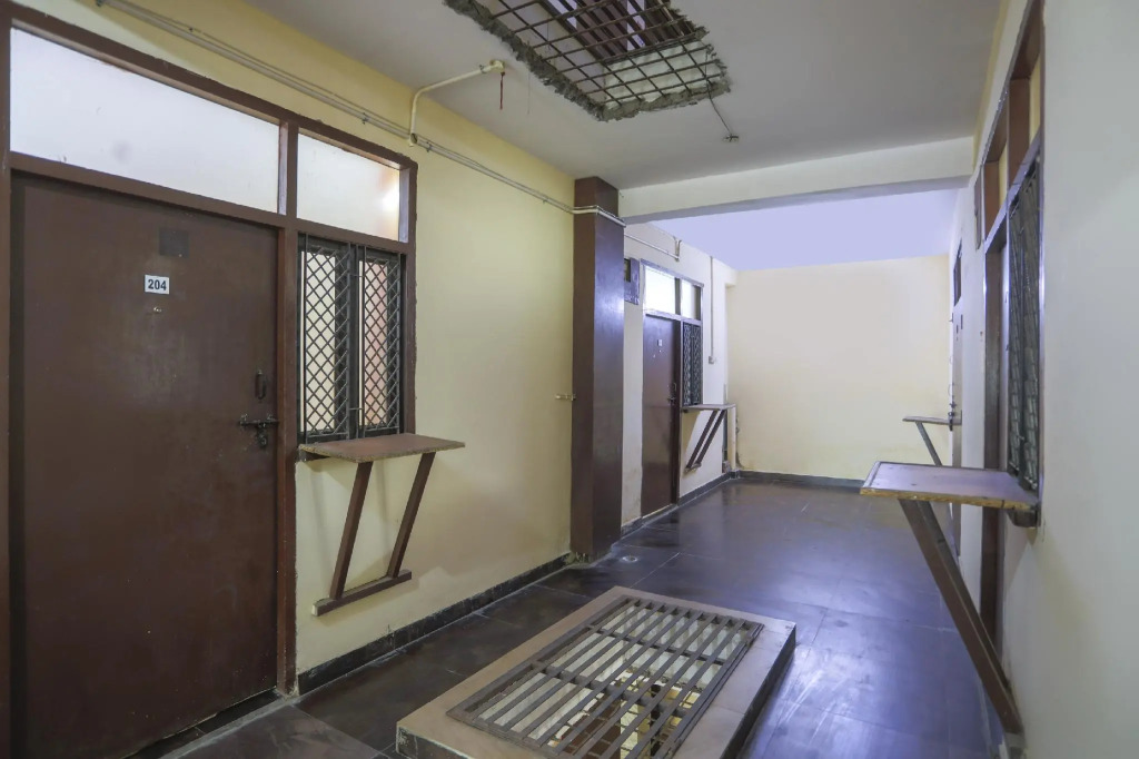 OYO 74693 Jmd Guest House