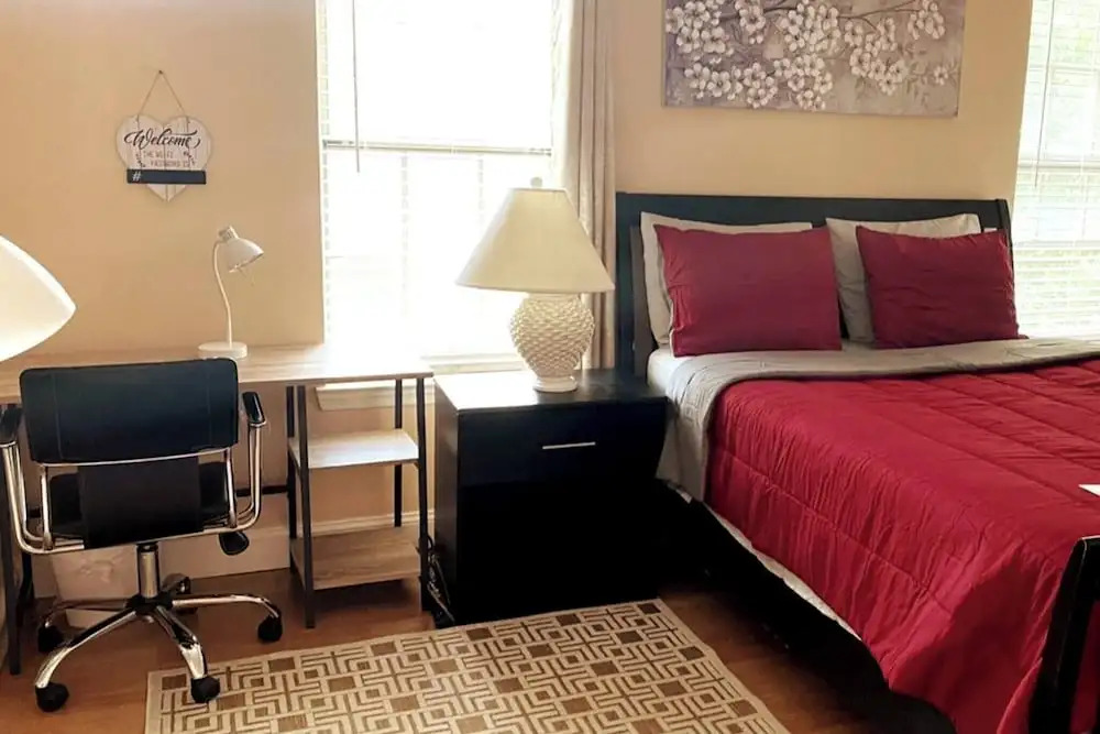 Room in House - Modern Executive Master Bedroom