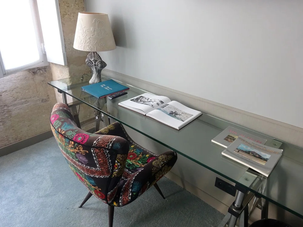 Une Chambre Chez Dupont