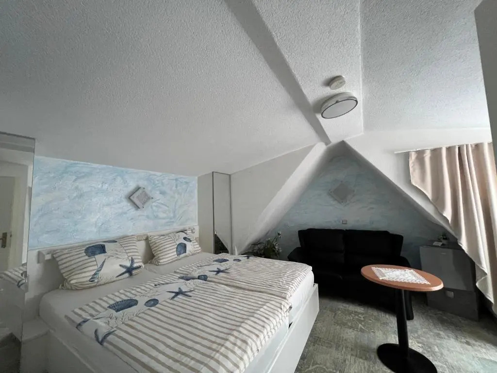 Hotel und Pension Am Burchardikloster
