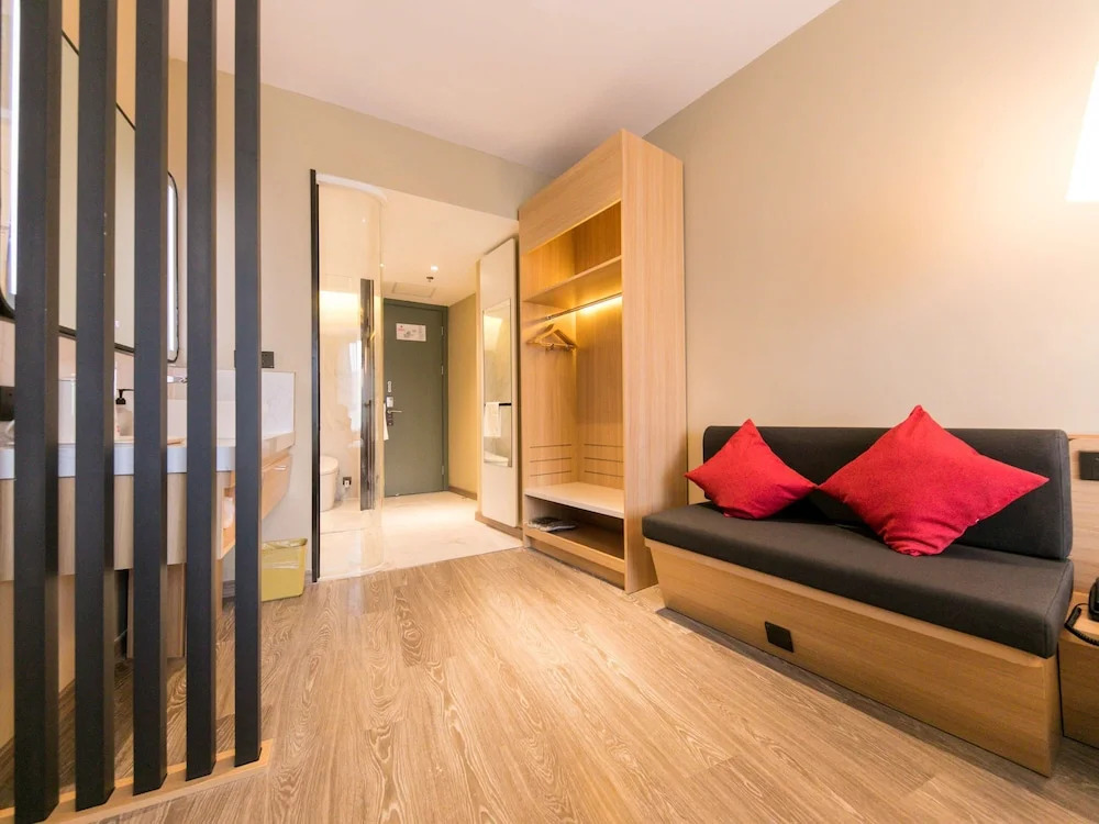 Ibis Shanghai Hongqiao Hongmei Road Hotel