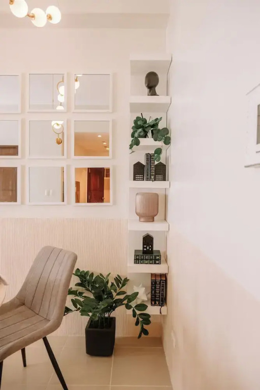 A Luxurious 1BR Apartment