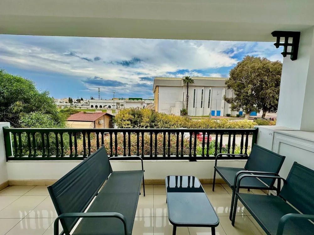 E4 Spacious and Cozy 2 bds in La Marsa
