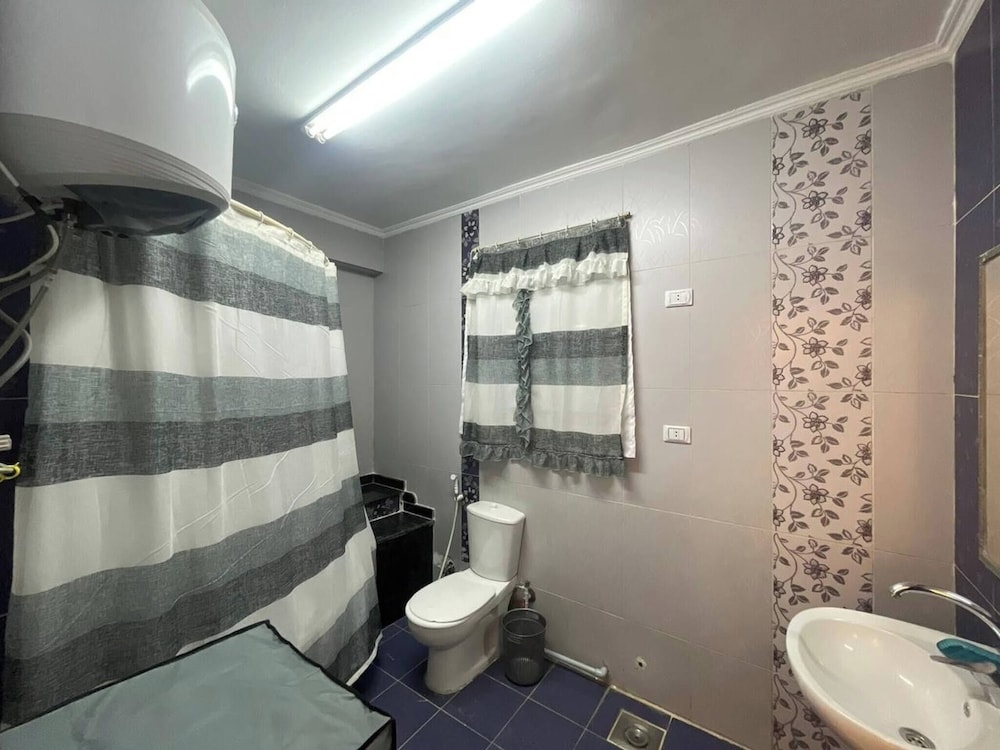 Spacious 3-bedroom Apartment With Balcony in Abbas el Akkad With City View