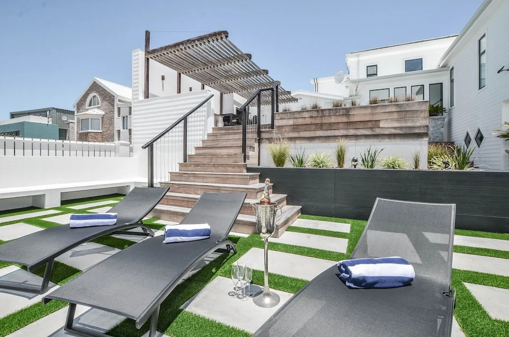 Sandbanks Villa