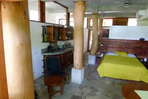 Amazing Studio Apartment with Pool - Close to Beach