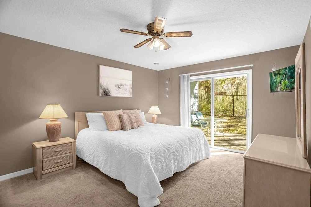 Upstay Sunny 3BR Orlando Home w Patio Near Disney