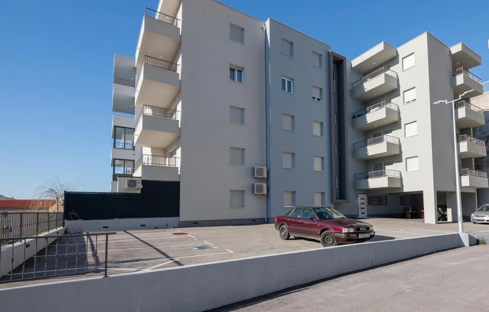 Awesome Apartment in Makarska With Wifi and 1 Bedrooms