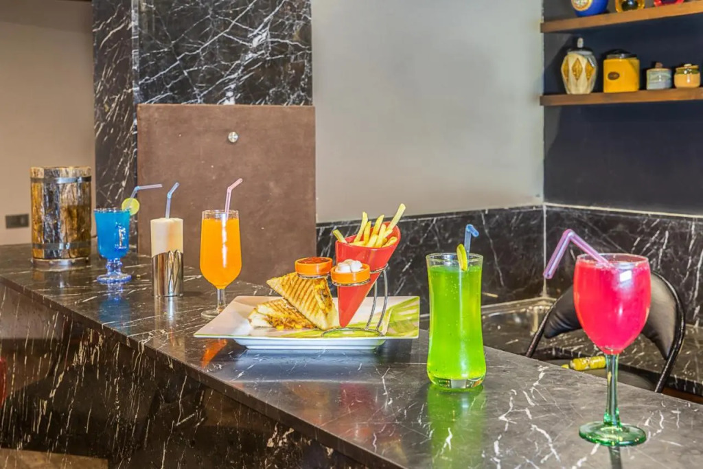 Super Inn Armoise Hotel - Navrangpura, Ahmedabad