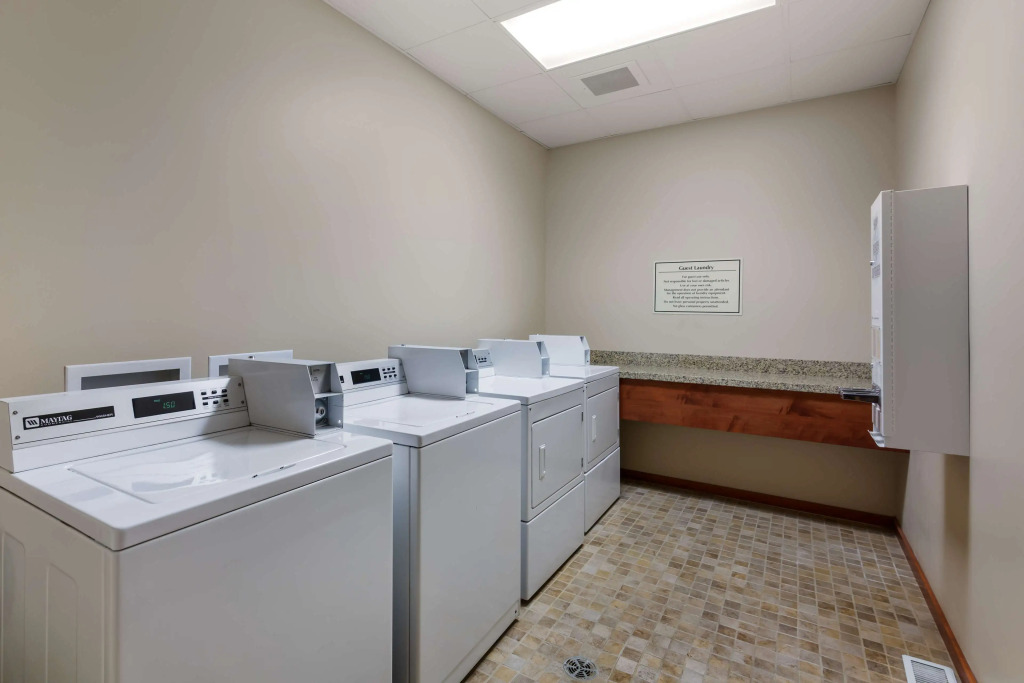 Best Western Golden Prairie Inn and Suites