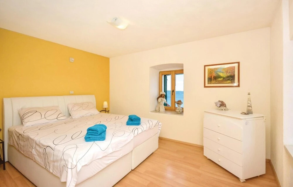 Beautiful Home in Podstrana With Wifi and 3 Bedrooms