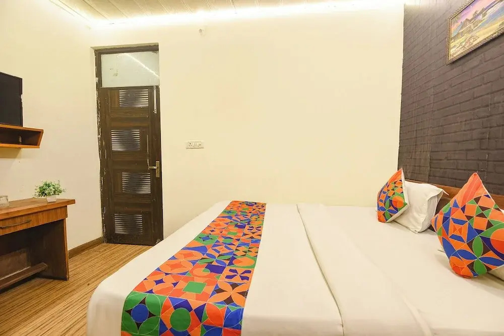 FabHotel Z Heart