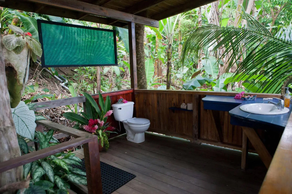 The Lookout Inn Lodge