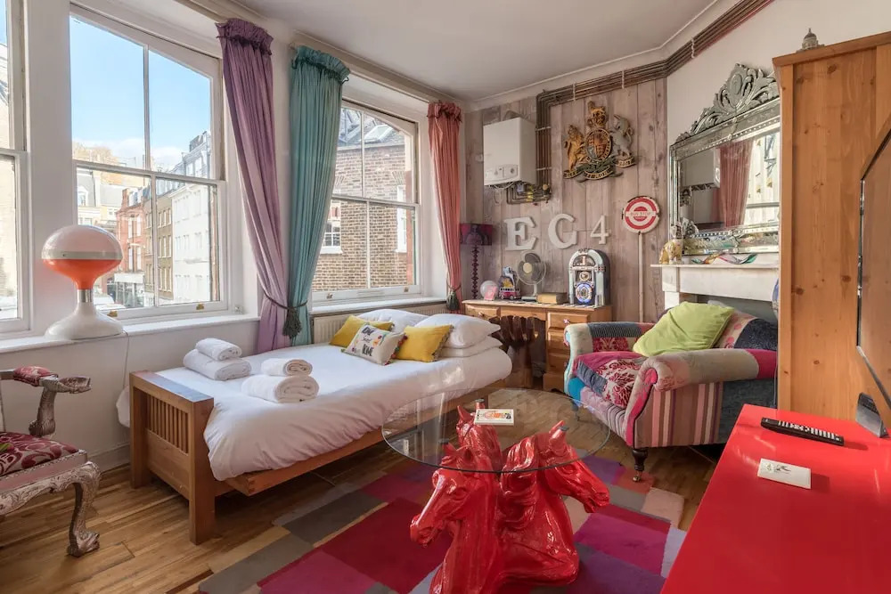 Sensational St Paul's Home by the Cathedral