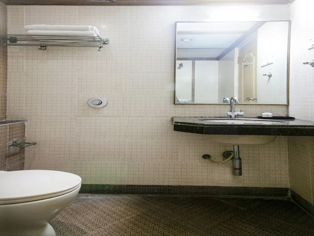 OYO 41076 Hotel Dhiraj Residency