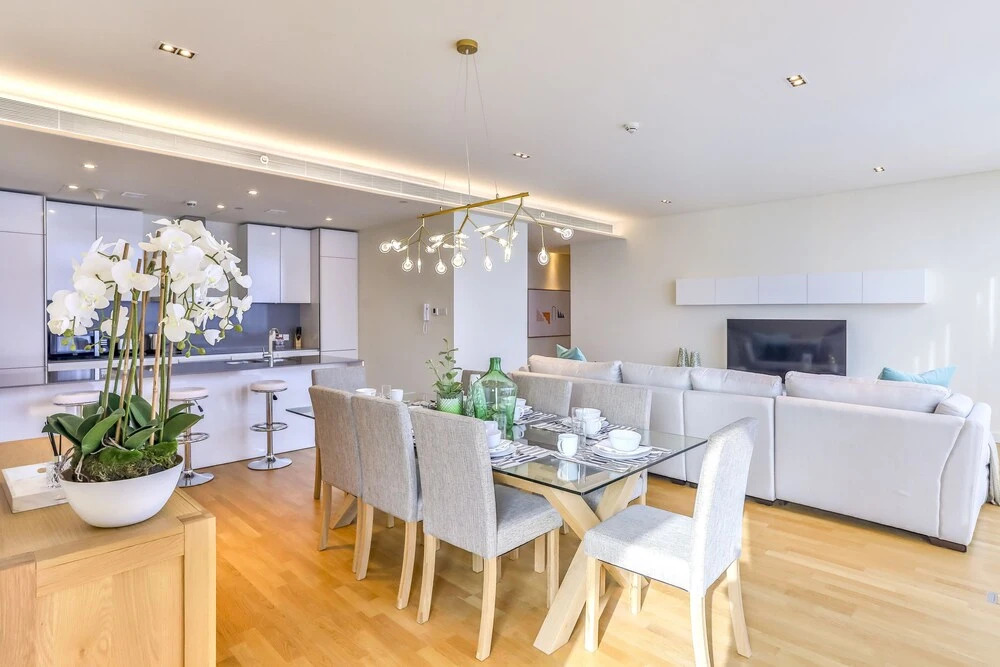 Driven Holiday Homes - City Walk 11B