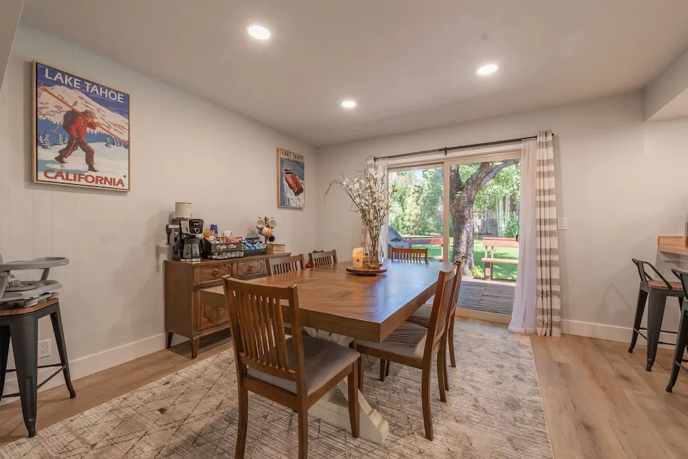 Tahoe City Condo for 8 Slopes Beach Town by Sierra Getaways