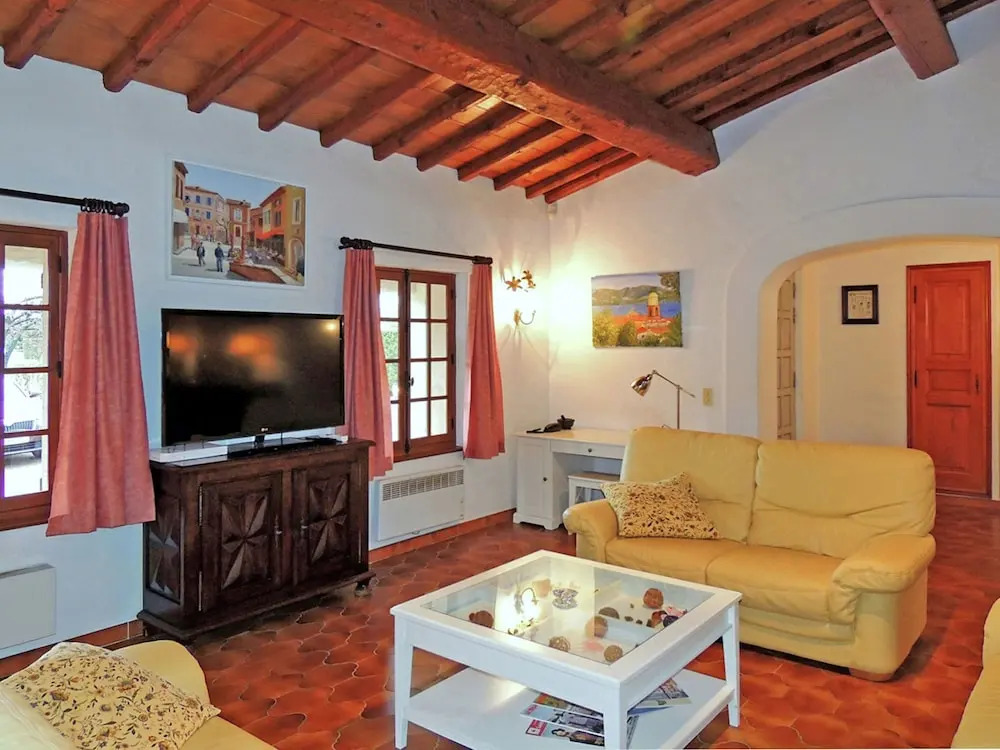 Sprawling Villa in Saint-tropez With Swimming Pool