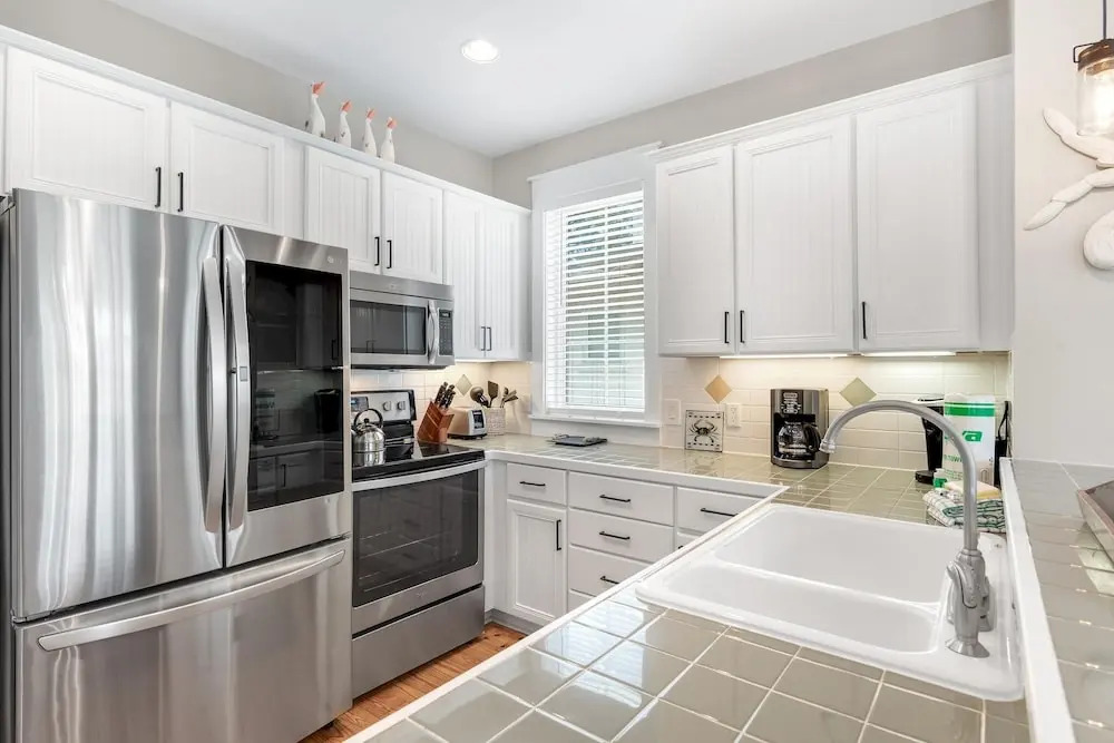 1358 Laurel Grove