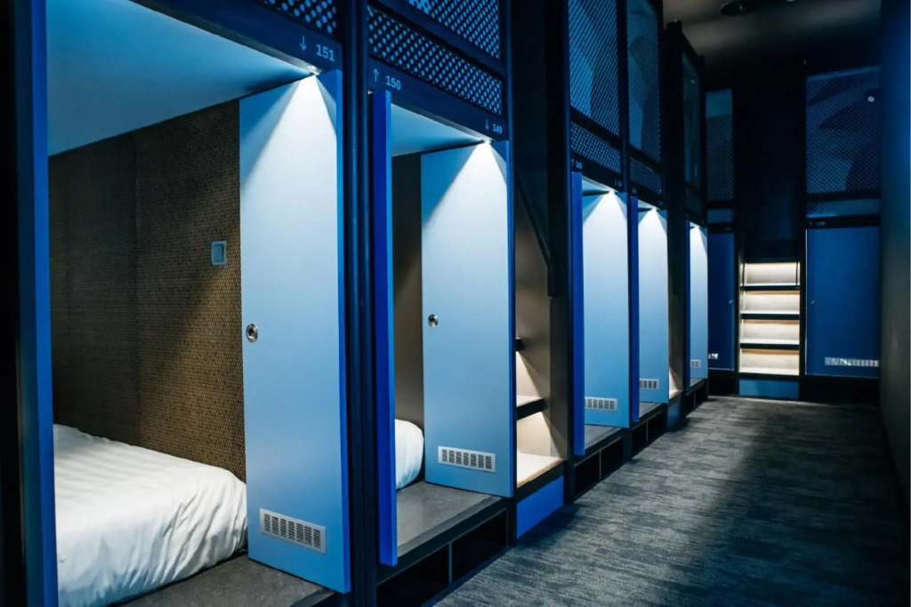 CapsuleTransit Airside KLIA T2 - Airport Hotel - International Departure near to Transit Hall, Gate Q