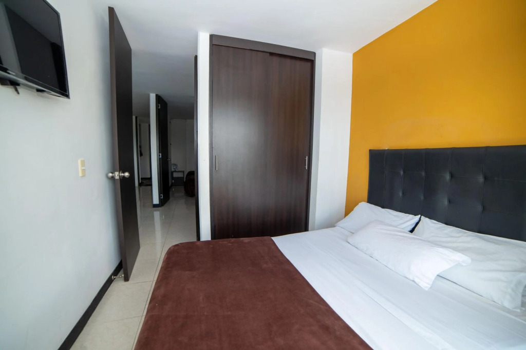Apartamento con Parqueadero Piscinas y Wifi en Montenegro a 5 min del Parque del Café