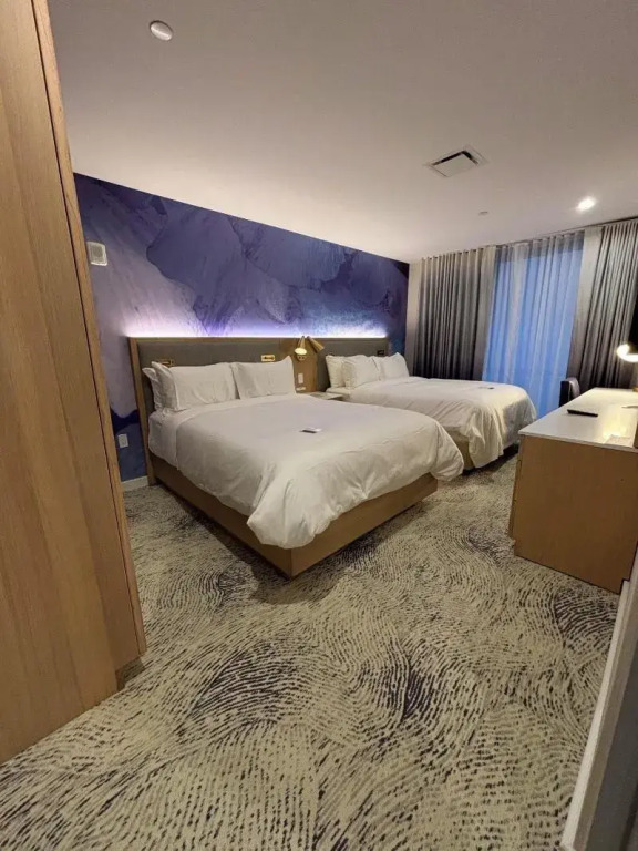 Iris Hotel Boston