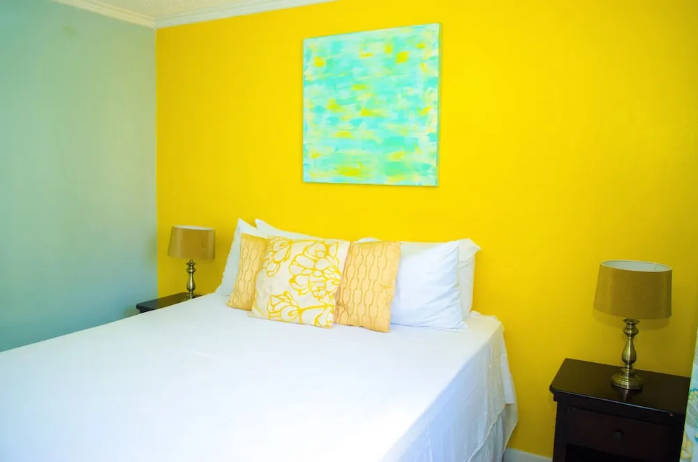 Kingston Guest Apt at Oakland