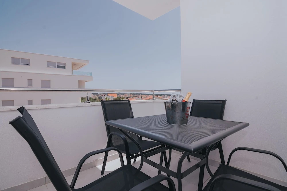 Apartments Pool Villa Aldura