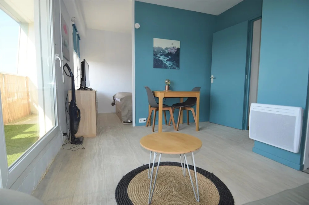 Charmant studio avec balcon à 20m de la mer