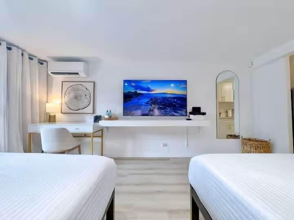 @ Marbella Lane- Trendy Waikiki Oasis Near Beach