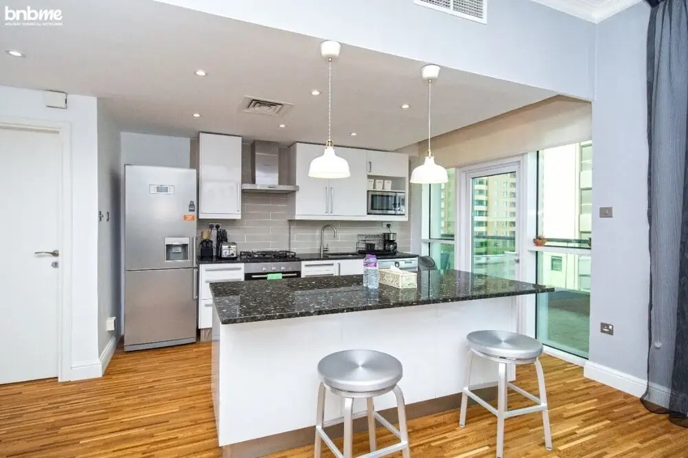 Swanky 1 BR Apt Marina Pinnacle