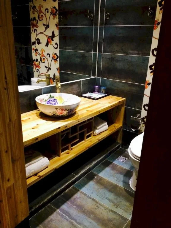 Xijiang Huayin Holiday Hotel