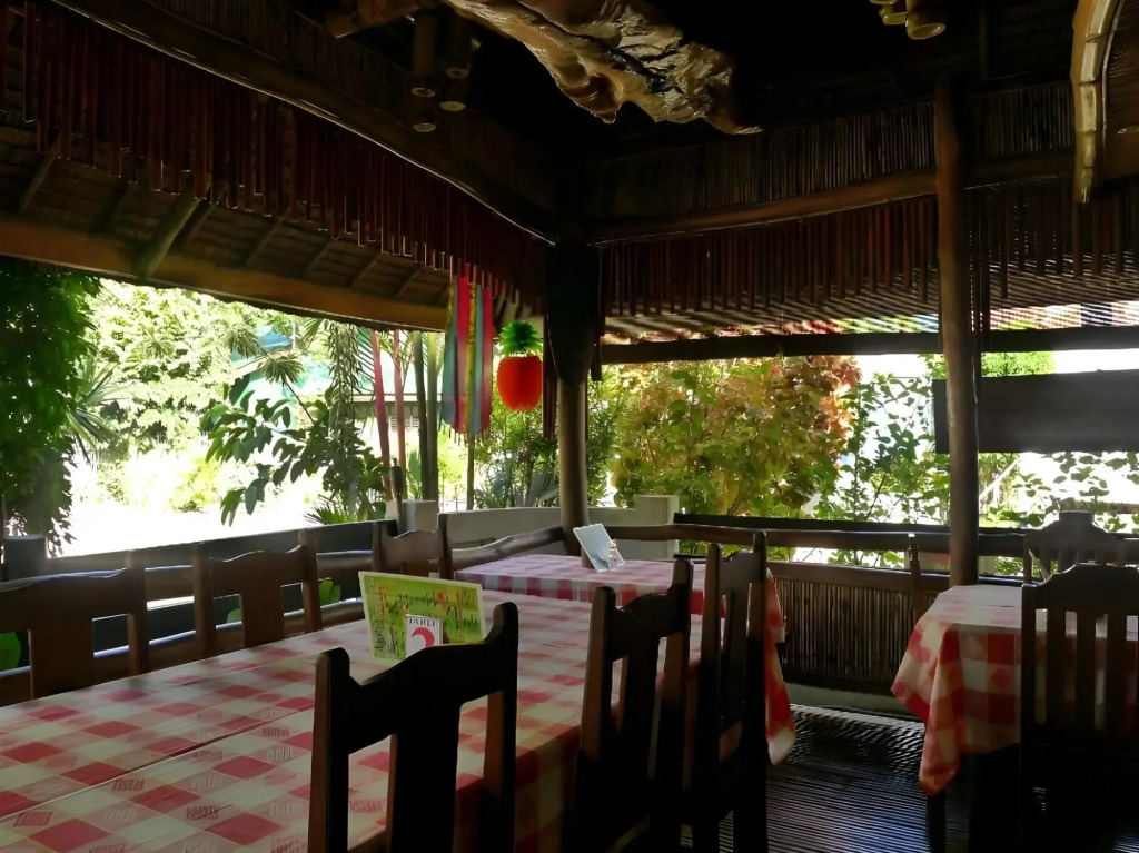 Ayettes Bamboo Cottages