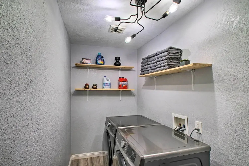 Charming Phoenix Home with Patio about 3 Miles to Dtwn