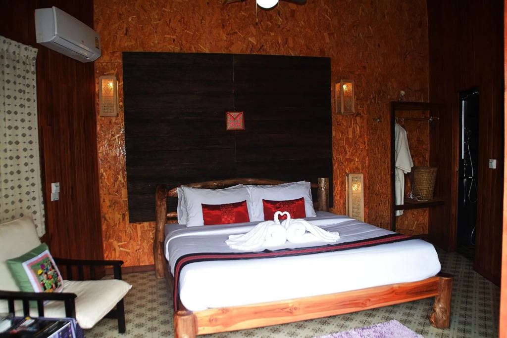 Sainamtok Resort